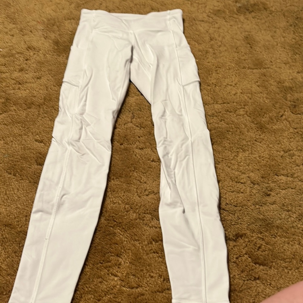 Size 4 white lululemon leggings full length with pockets